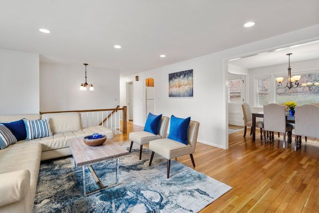 43 Lanewood Ave, Framingham, MA 01701