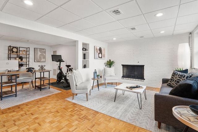 43 Lanewood Ave, Framingham, MA 01701