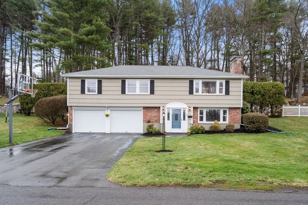 43 Lanewood Ave, Framingham, MA 01701