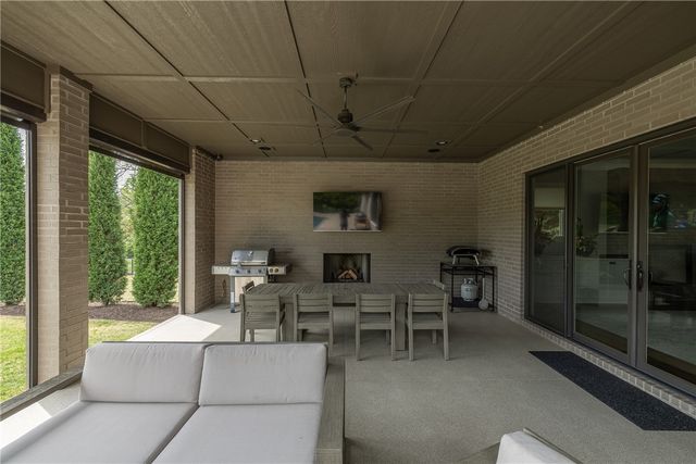 4415 E Mint Boulevard, Fayetteville, AR 72703