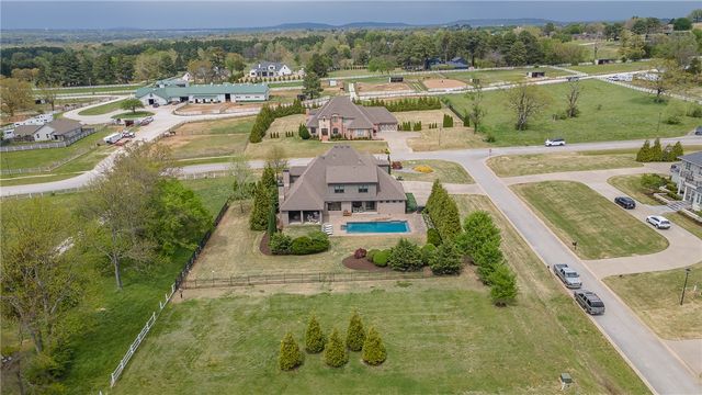 4415 E Mint Boulevard, Fayetteville, AR 72703