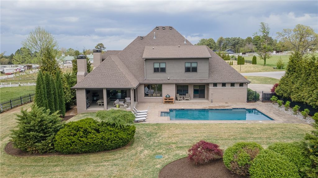 4415 E Mint Boulevard, Fayetteville, AR 72703