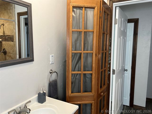 133 Lake Drive, Eufaula, OK 74432