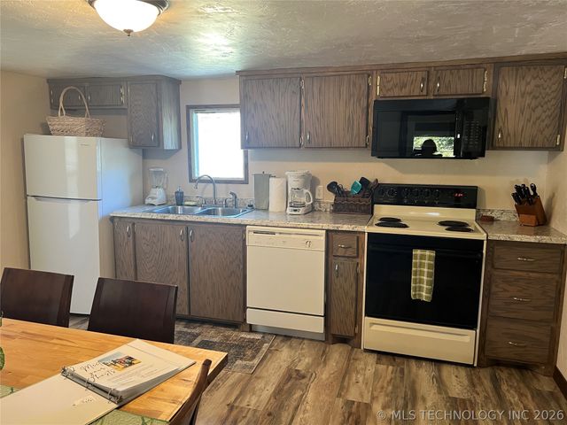 133 Lake Drive, Eufaula, OK 74432