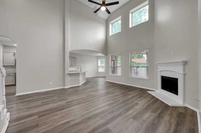 4 Logan Creek Lane, Conroe, TX 77304