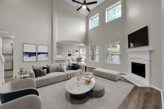 4 Logan Creek Lane, Conroe, TX 77304