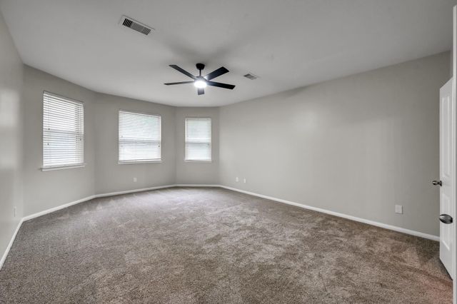 4 Logan Creek Lane, Conroe, TX 77304