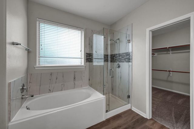 4 Logan Creek Lane, Conroe, TX 77304