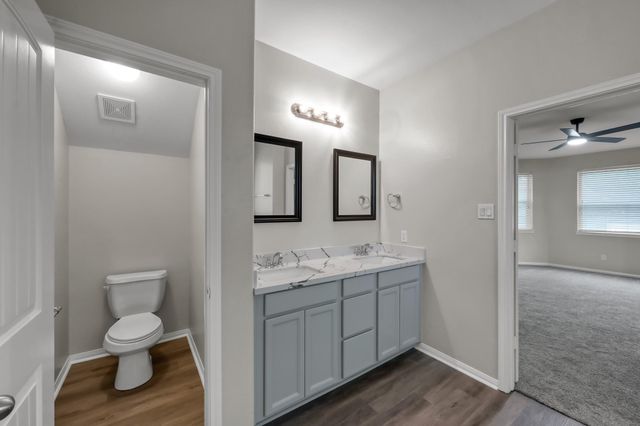 4 Logan Creek Lane, Conroe, TX 77304