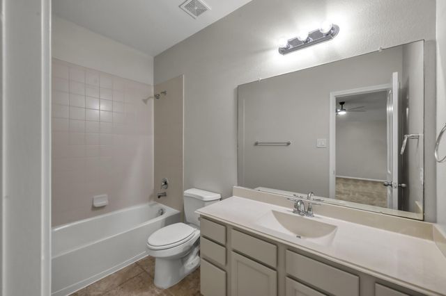 4 Logan Creek Lane, Conroe, TX 77304
