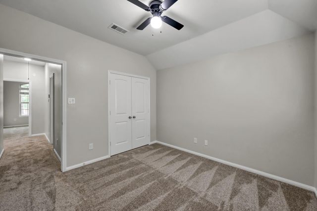 4 Logan Creek Lane, Conroe, TX 77304