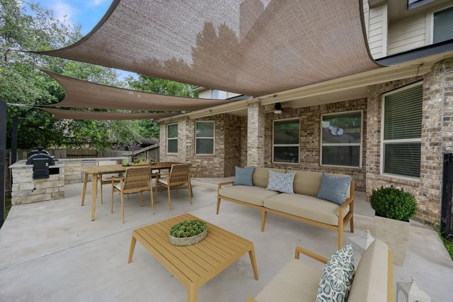 4 Logan Creek Lane, Conroe, TX 77304