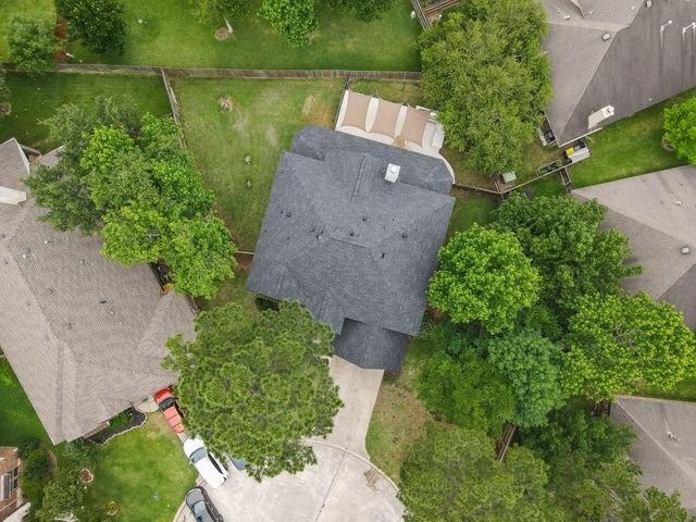 4 Logan Creek Lane, Conroe, TX 77304