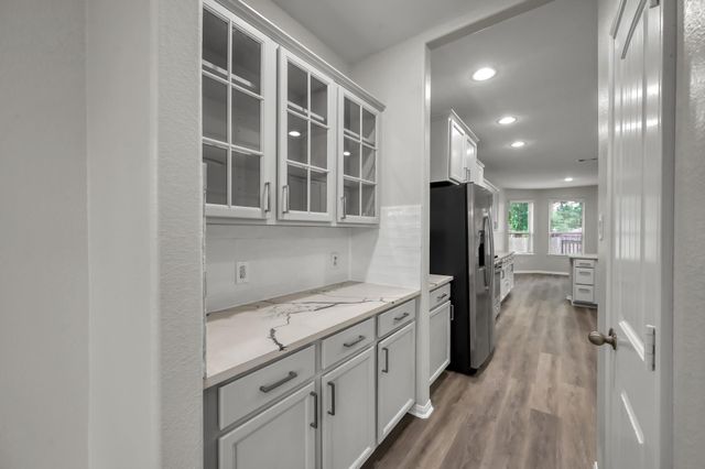 4 Logan Creek Lane, Conroe, TX 77304