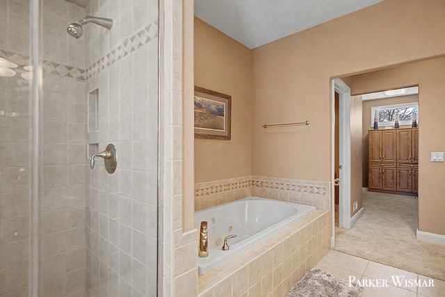 2661 Village Circle SW 15, Byron Center, MI 49315