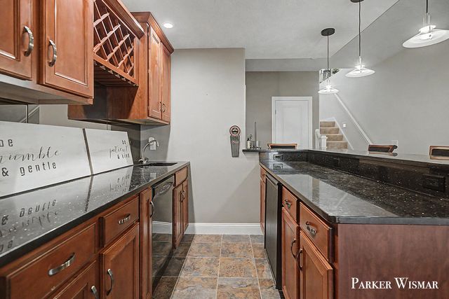 2661 Village Circle SW 15, Byron Center, MI 49315