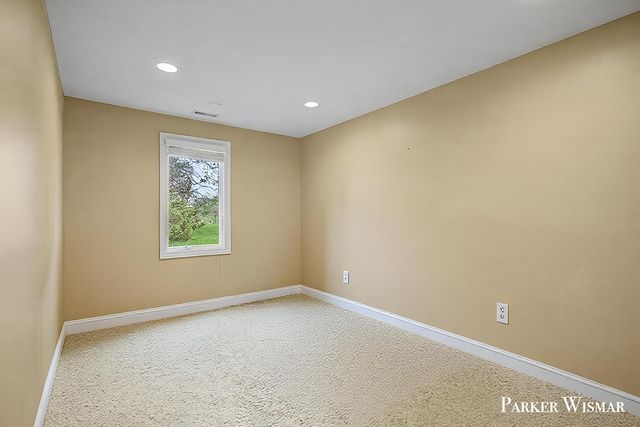 2661 Village Circle SW 15, Byron Center, MI 49315