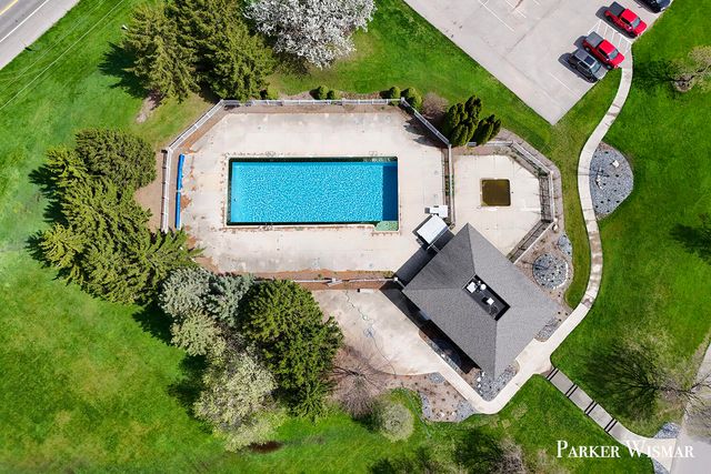 2661 Village Circle SW 15, Byron Center, MI 49315