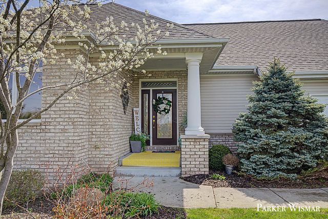 2661 Village Circle SW 15, Byron Center, MI 49315