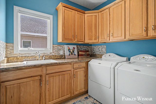 2661 Village Circle SW 15, Byron Center, MI 49315