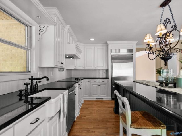 6309 Whitesburg Drive SE, Huntsville, AL 35802