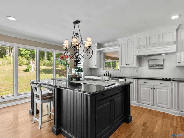 6309 Whitesburg Drive SE, Huntsville, AL 35802