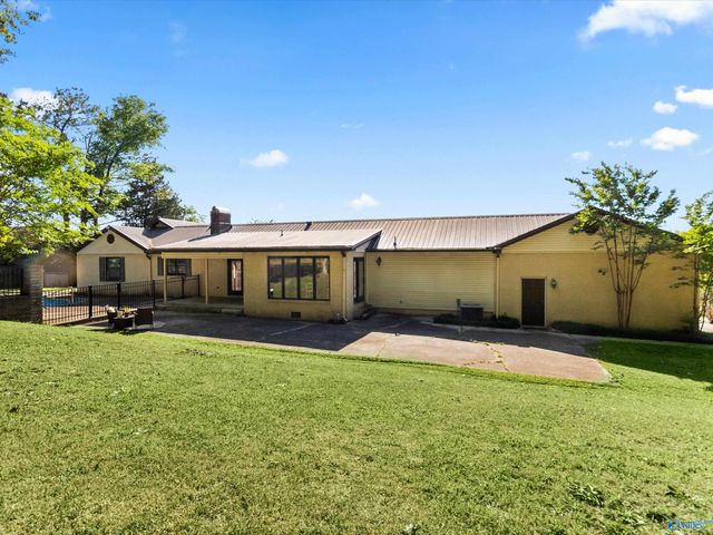 6309 Whitesburg Drive SE, Huntsville, AL 35802