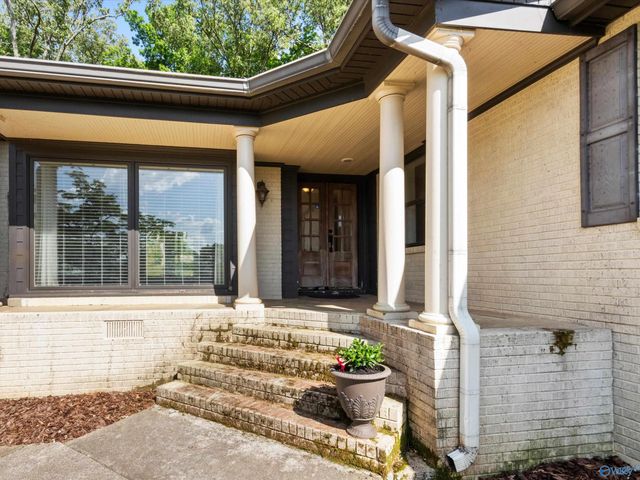 6309 Whitesburg Drive SE, Huntsville, AL 35802