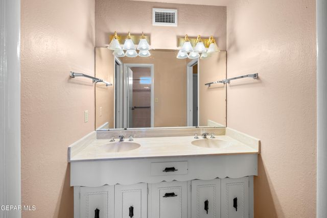 1505 LOST PADRE MINE Drive, El Paso, TX 79902