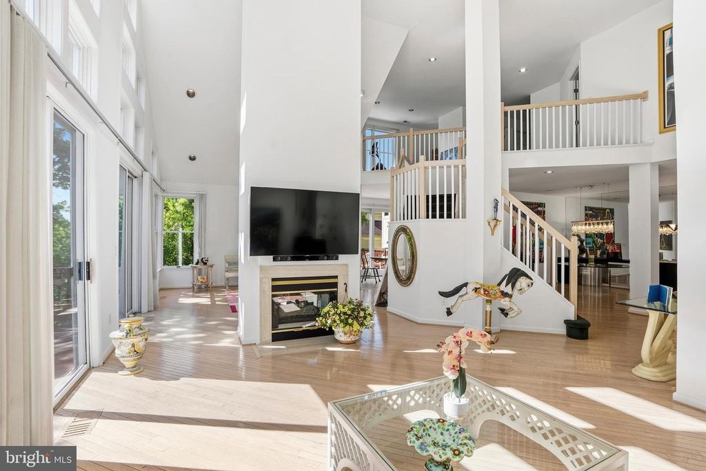 Image 25 of property listing at 29 STONE GATE CT, Baltimore, MD 21208