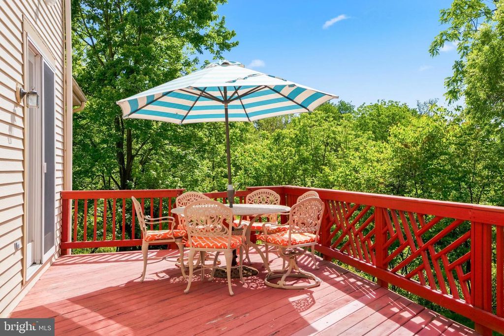 Image 32 of property listing at 29 STONE GATE CT, Baltimore, MD 21208