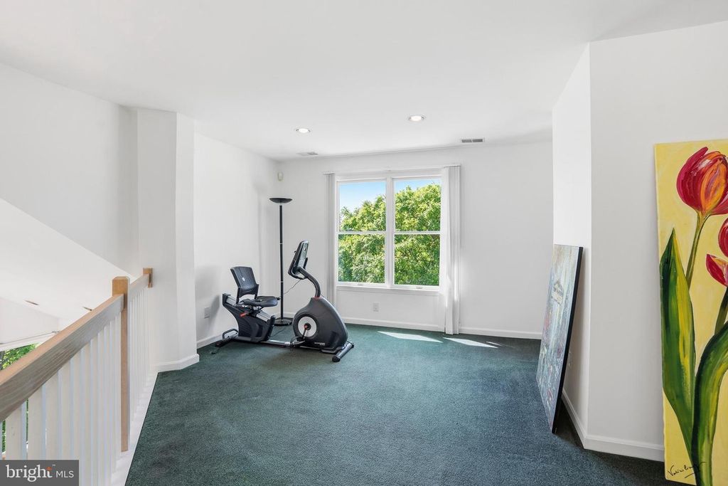 Image 37 of property listing at 29 STONE GATE CT, Baltimore, MD 21208