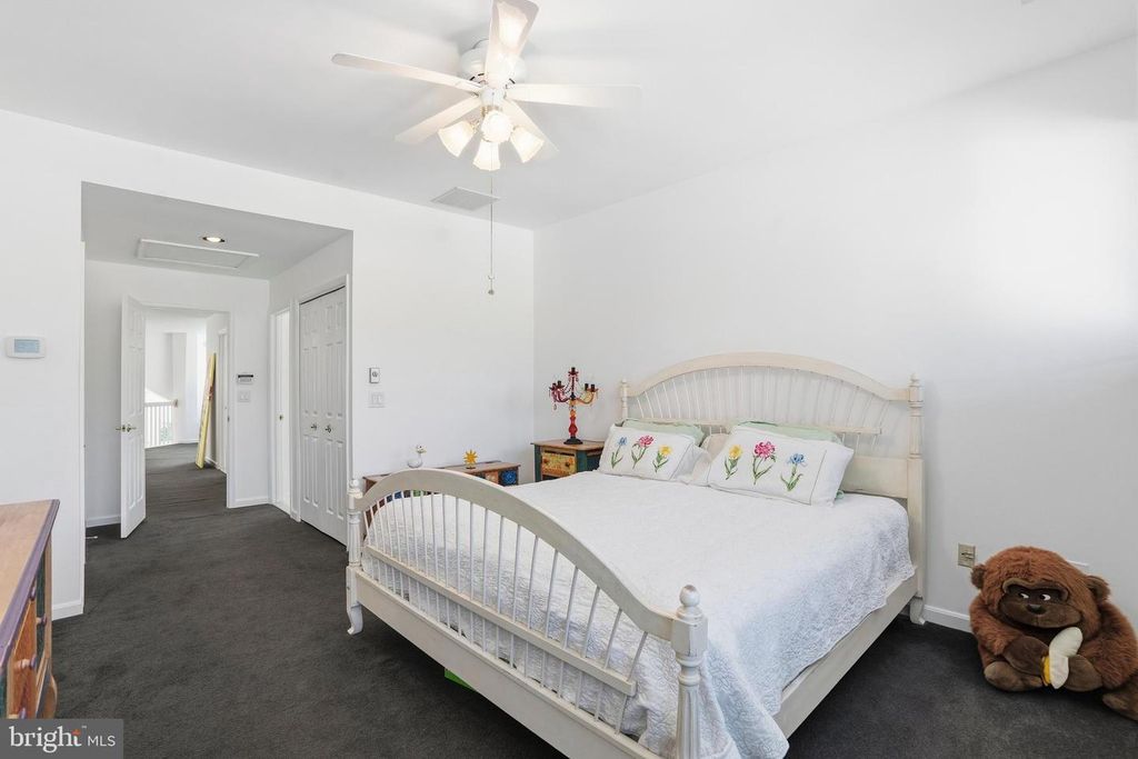 Image 40 of property listing at 29 STONE GATE CT, Baltimore, MD 21208