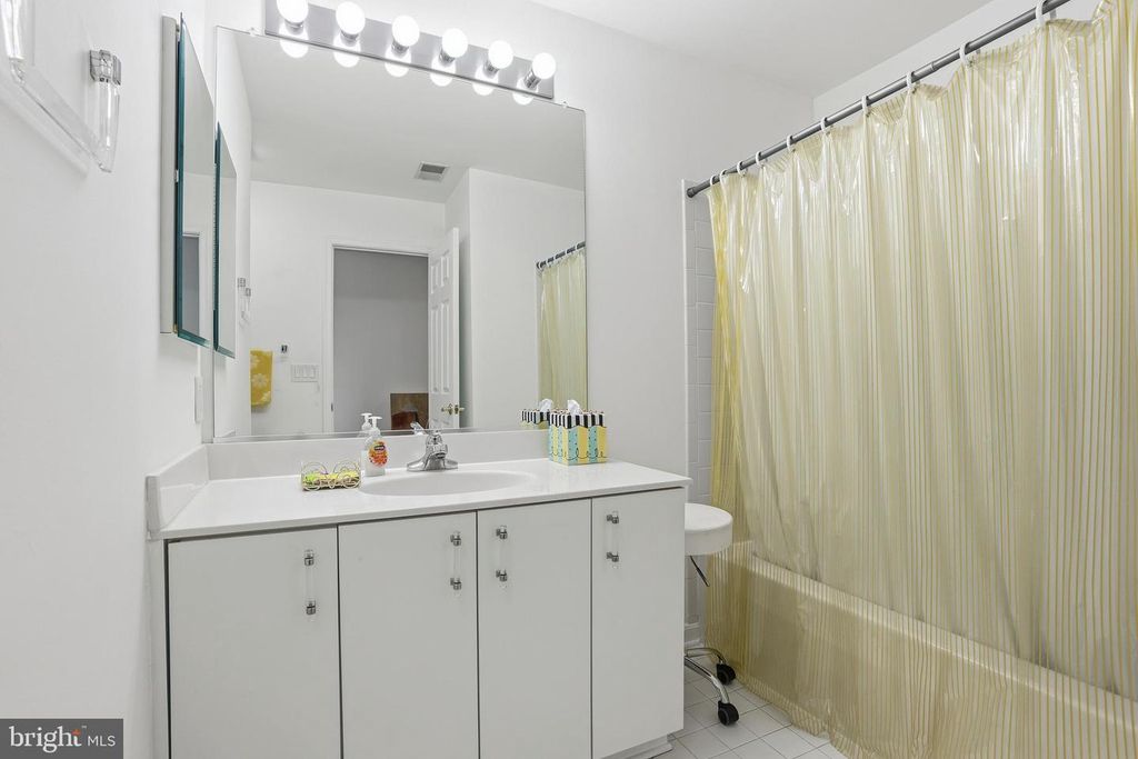 Image 42 of property listing at 29 STONE GATE CT, Baltimore, MD 21208
