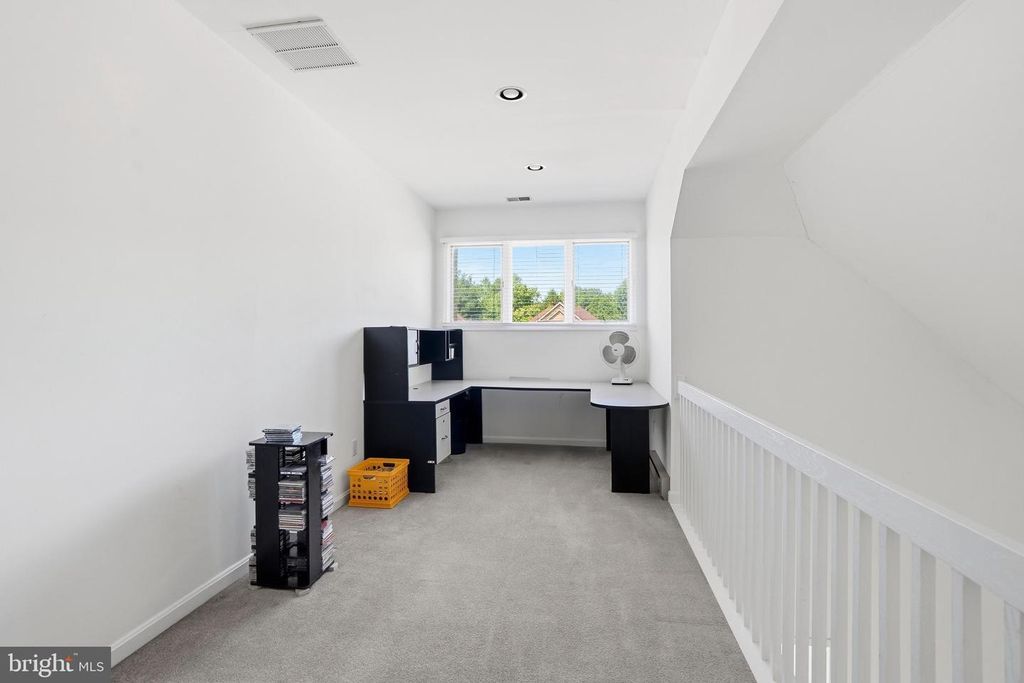 Image 46 of property listing at 29 STONE GATE CT, Baltimore, MD 21208