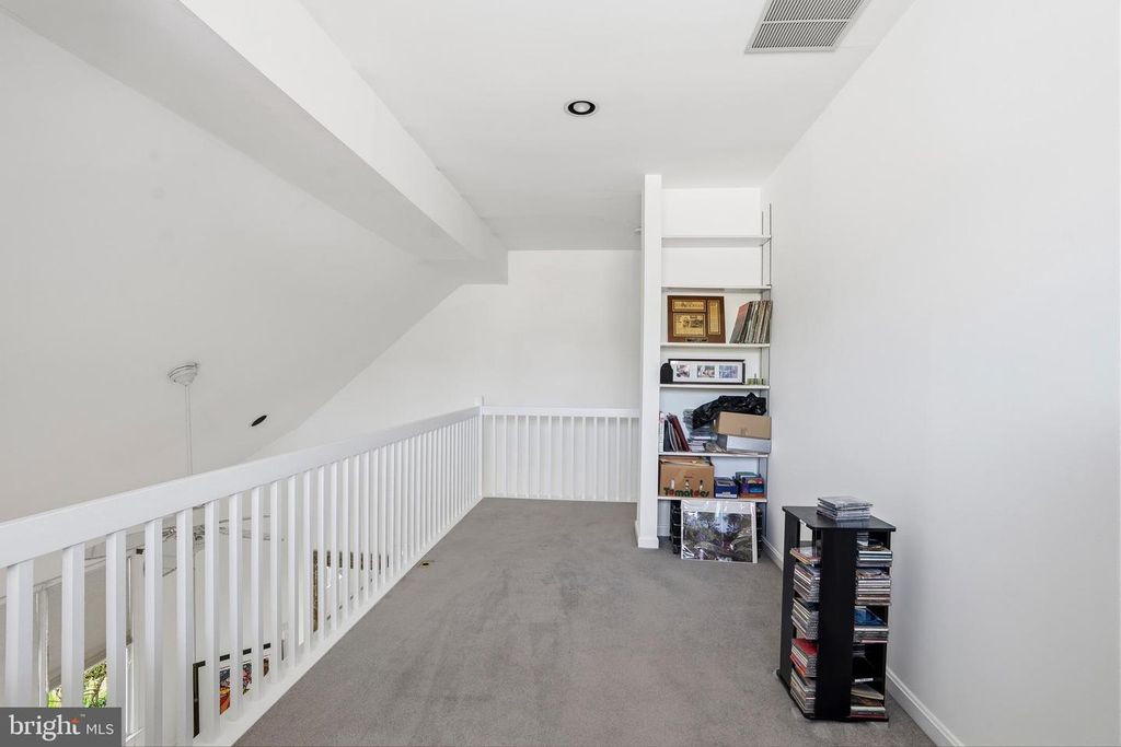 Image 47 of property listing at 29 STONE GATE CT, Baltimore, MD 21208