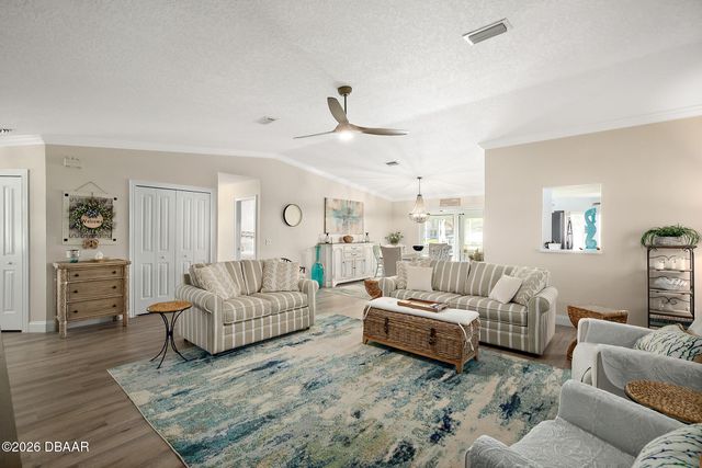 9 Collingville Court, Palm Coast, FL 32137