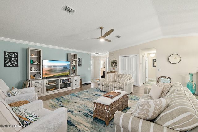 9 Collingville Court, Palm Coast, FL 32137