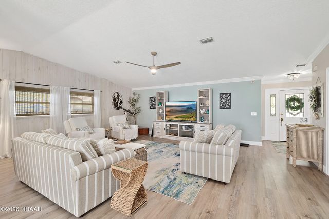 9 Collingville Court, Palm Coast, FL 32137