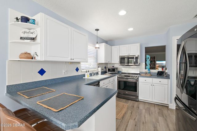 9 Collingville Court, Palm Coast, FL 32137