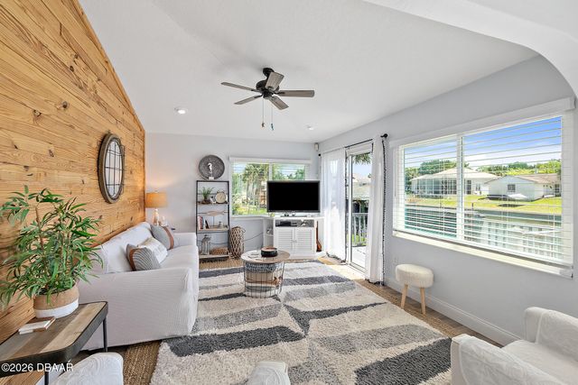 9 Collingville Court, Palm Coast, FL 32137