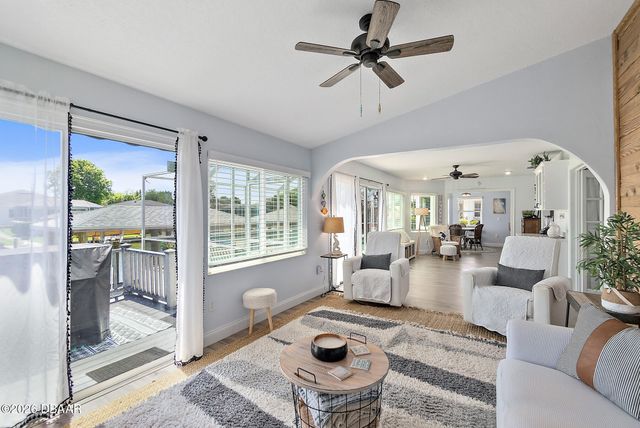 9 Collingville Court, Palm Coast, FL 32137