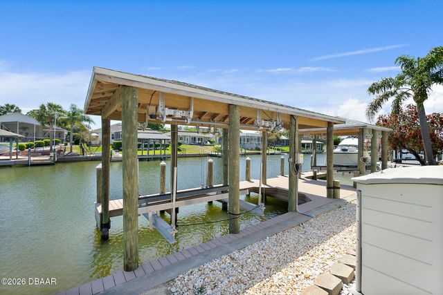 9 Collingville Court, Palm Coast, FL 32137