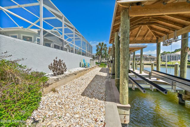 9 Collingville Court, Palm Coast, FL 32137