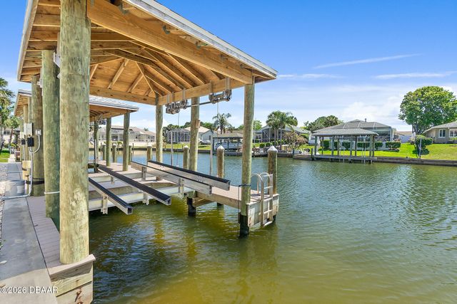 9 Collingville Court, Palm Coast, FL 32137