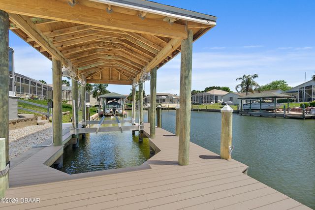 9 Collingville Court, Palm Coast, FL 32137