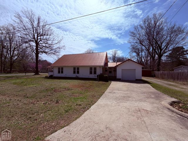 217 S 12th Avenue, Piggott, AR 72454