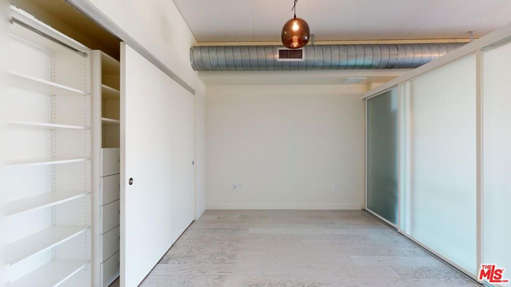 Image 12 of property listing at 1111 S Grand Avenue 1014, Los Angeles, CA 90015