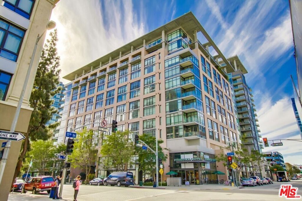 Image 2 of property listing at 1111 S Grand Avenue 1014, Los Angeles, CA 90015