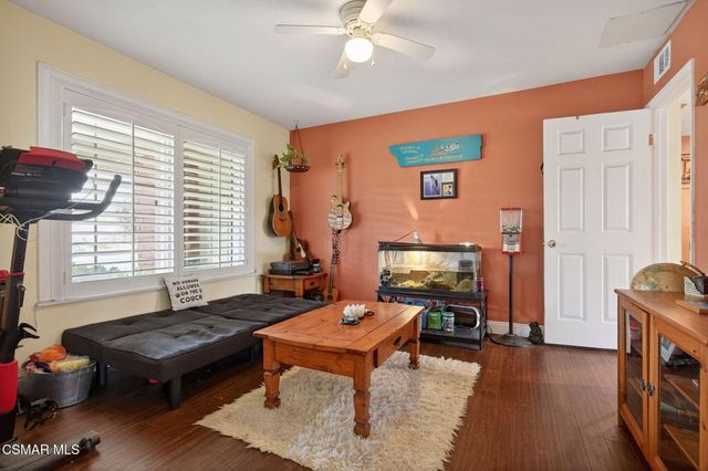 250 W Avenida De Las Flores, Thousand Oaks, CA 91360